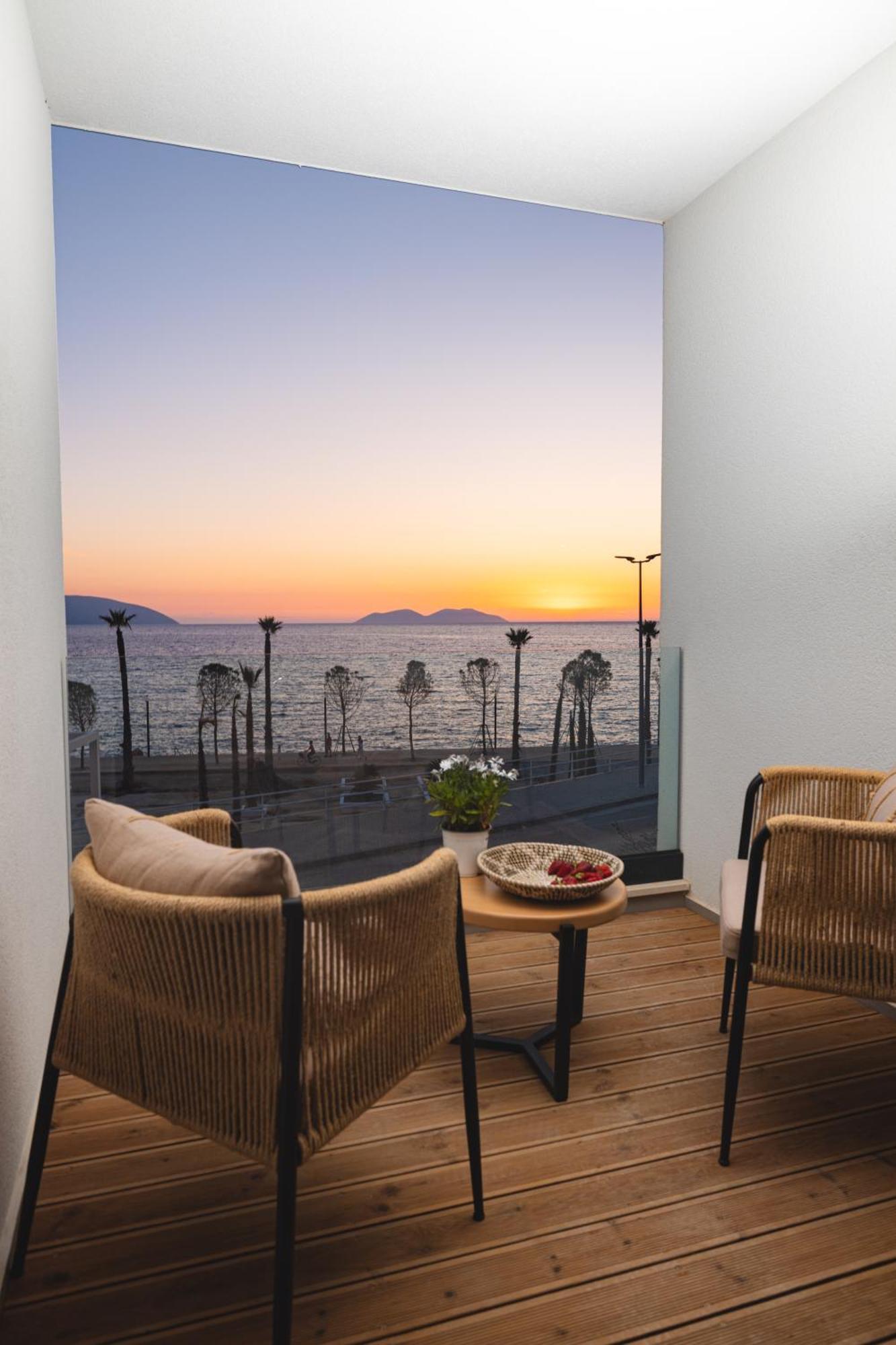 Azar Luxury Suites Vlorë Exterior foto